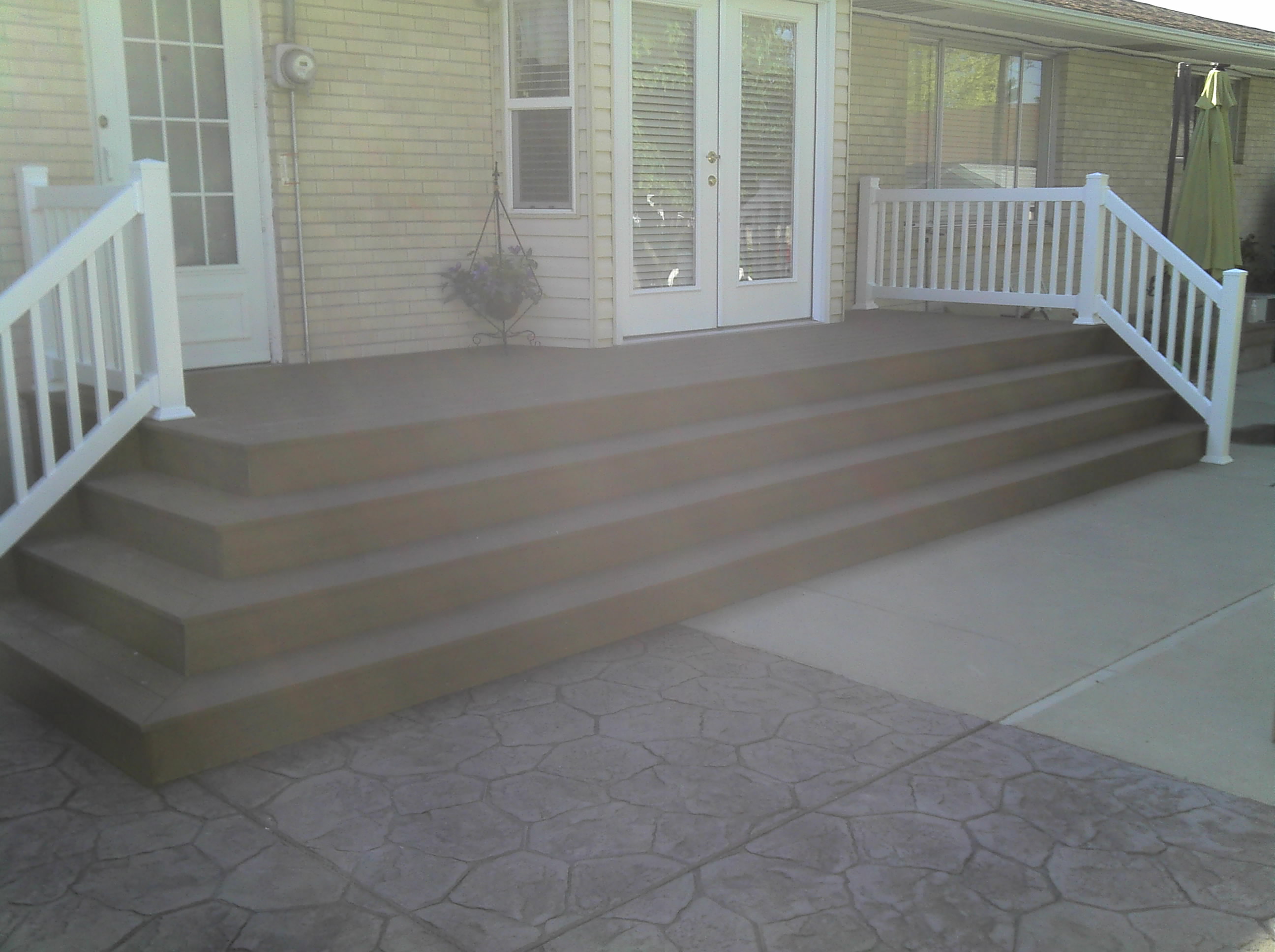 Build-Over of Concrete Steps with Composite Decking